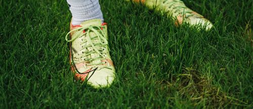 Fodbold Sædding Efterskole | Fodboldstøvler på lækker fodboldbane