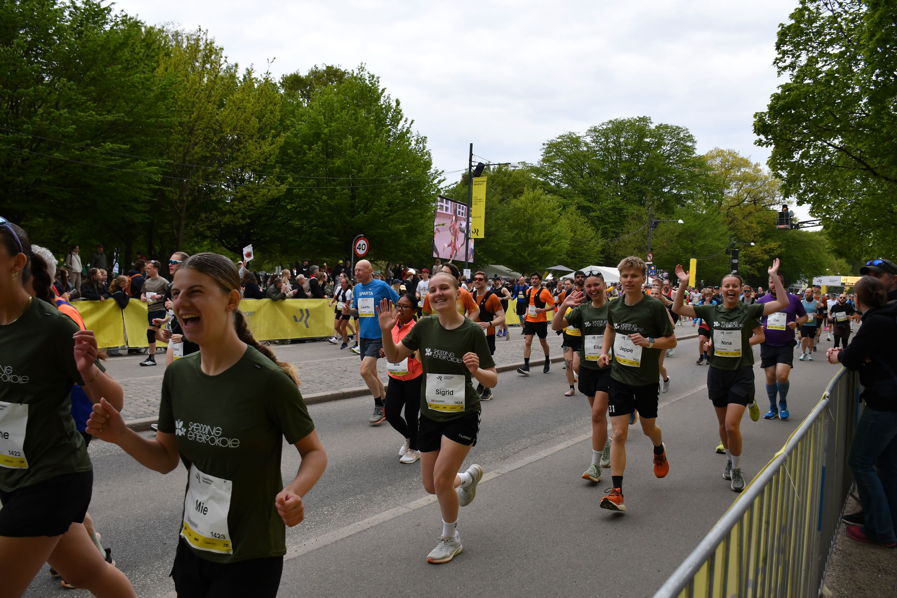 Marathon Sædding Efterskole I Marathonholdet fra Sædding Efterskole løber igennem Københavns gader. 