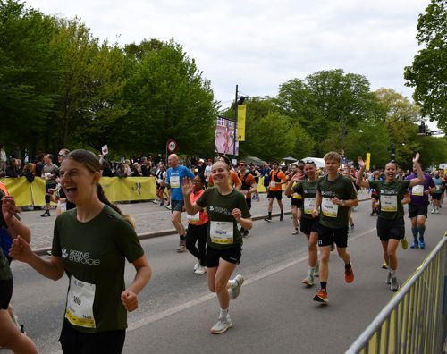 Marathon Sædding Efterskole I Marathonholdet fra Sædding Efterskole løber igennem Københavns gader.