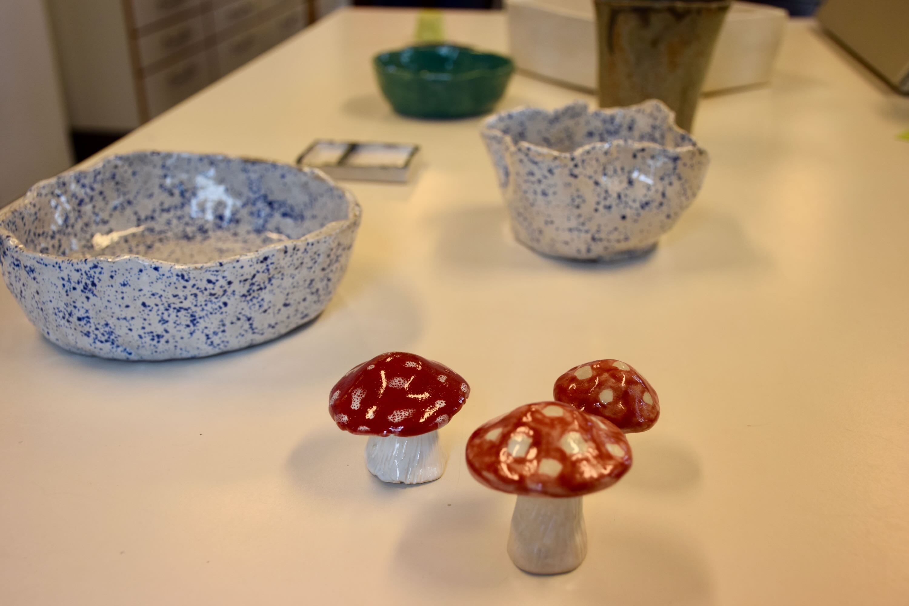 Keramik Sædding Efterskole | Flotte elevproducerede keramikting i værkstedet på Sædding Efterskole