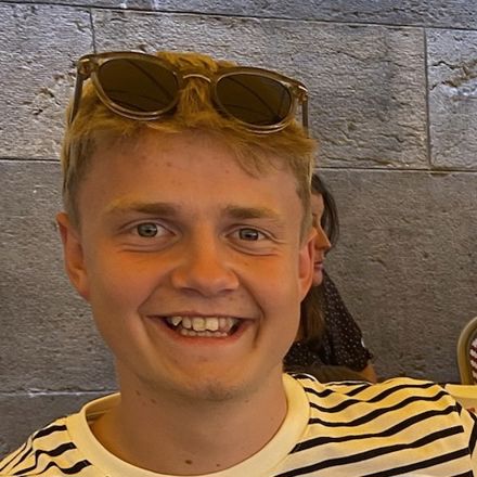 Samuel er ansat som ungarbejder på Sædding Efterskole