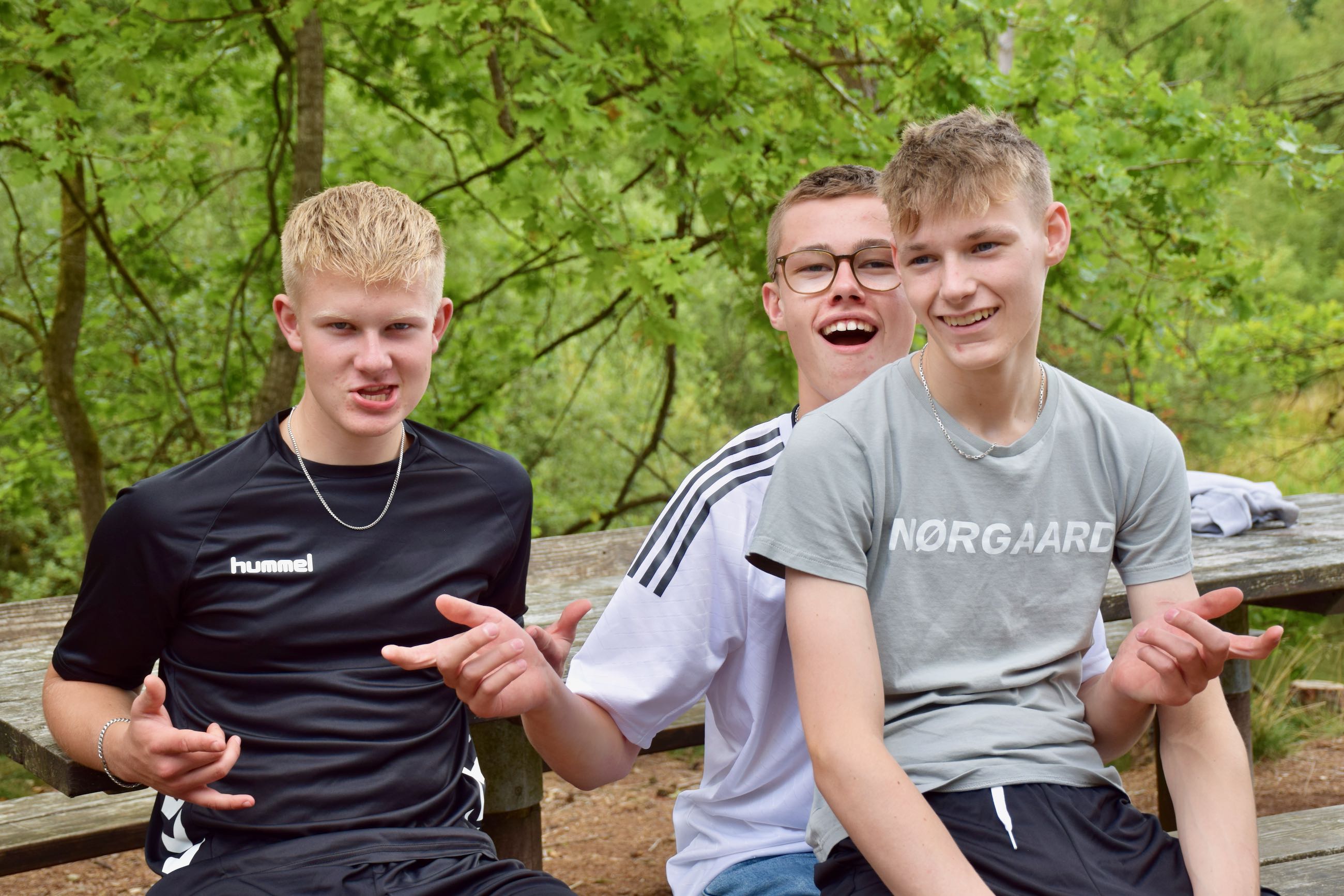 Tre drenge nyder hverdagen på Sædding Efterskole 