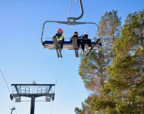 Fantastisk at sidde i en skilift med sine venner fra Sædding Efterskole