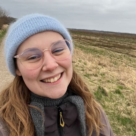 Emilia Poulsen er ungarbejder på Sædding Efterskole i skoleåret 2025/2026